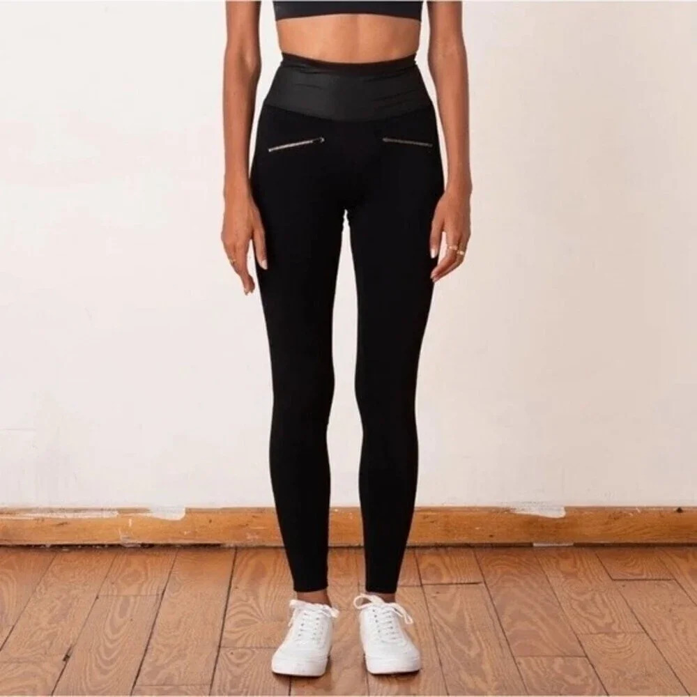 ADAY Throw & Roll Leggings